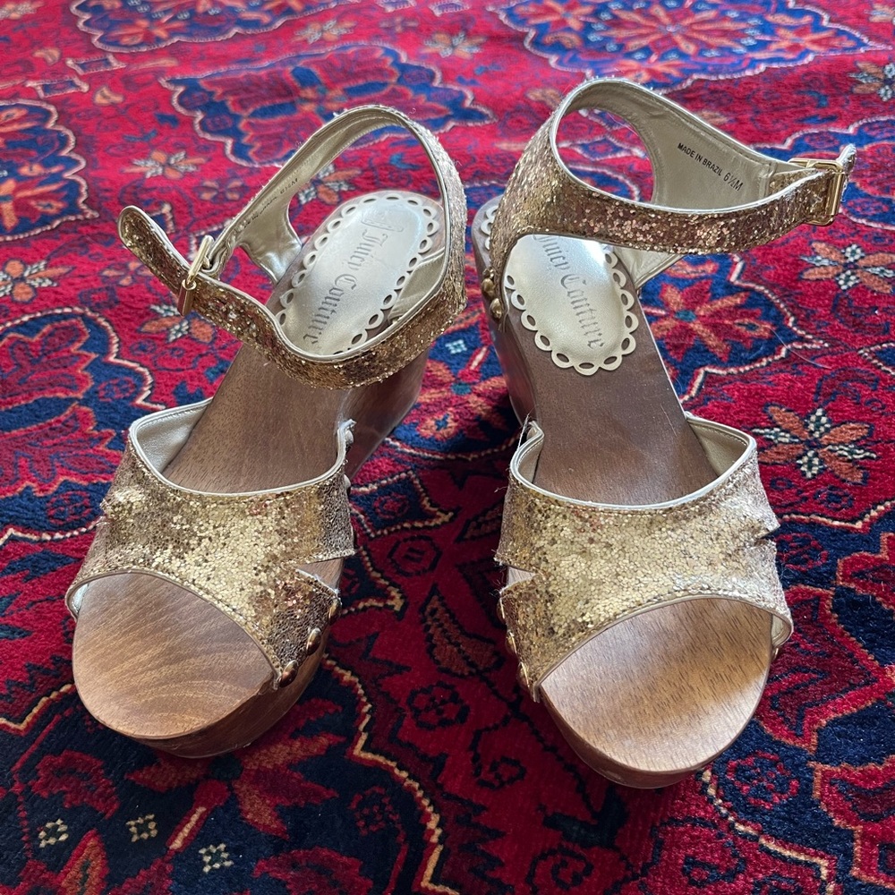 NWT metallic gold juicy couture wedges